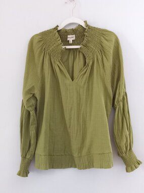 PORRIDGE ANTHROPOLOGIE green blouse with smocking details